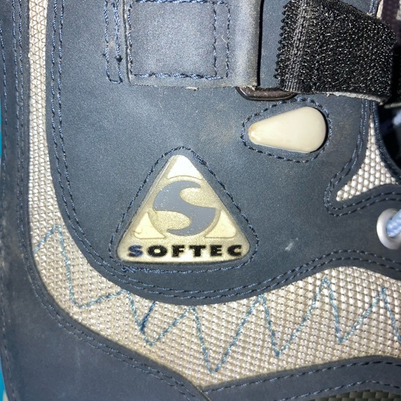 women's ice skates used about 10 times. - Picture 5 of 6